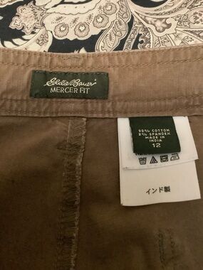 Eddie Bauer Women’s Khaki Brown Capris, Mercer Fit.